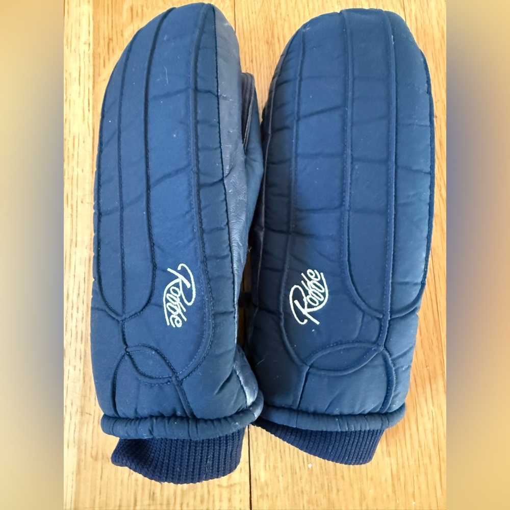 Pair of blue "Robbe" Brand quilted ski mittens